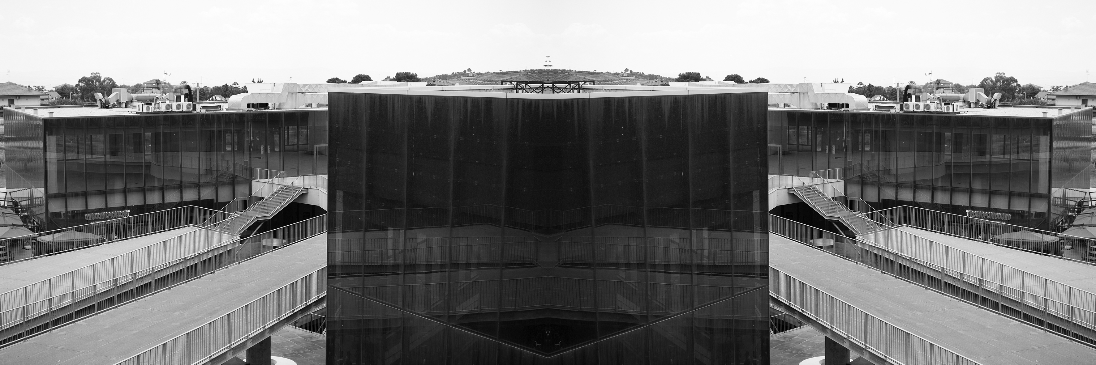 Viaggio nei non luoghi - Artwork